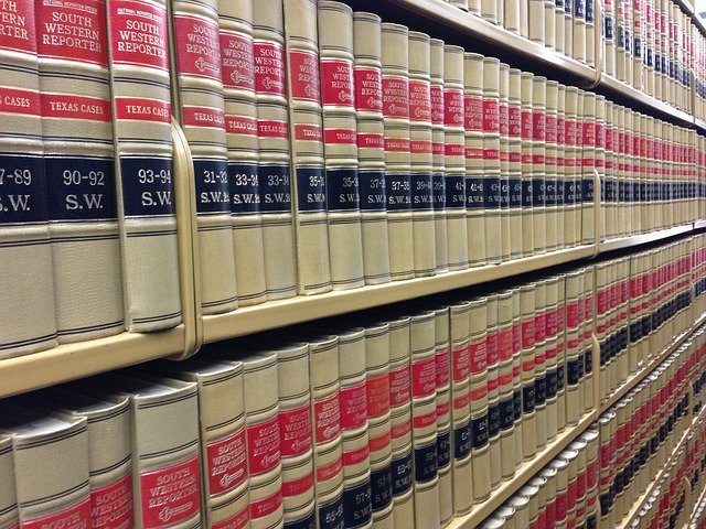 Czy można tłumaczyć teksty prawnicze nie mając wiedzy prawniczej?